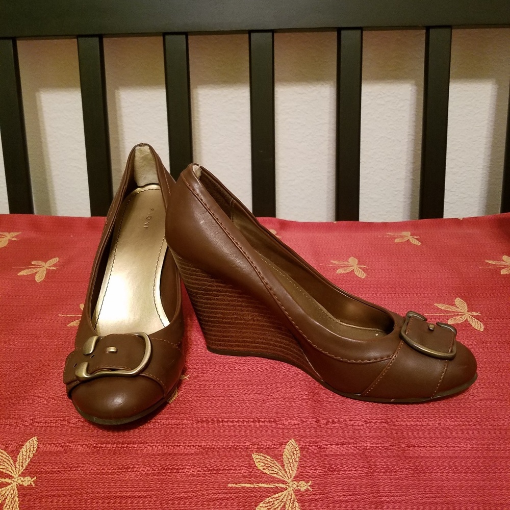 Wedge shoes